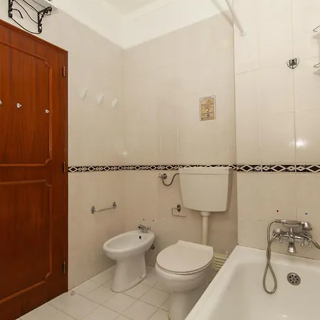 A10 - Silence Ground-floor And Pool Apartman *